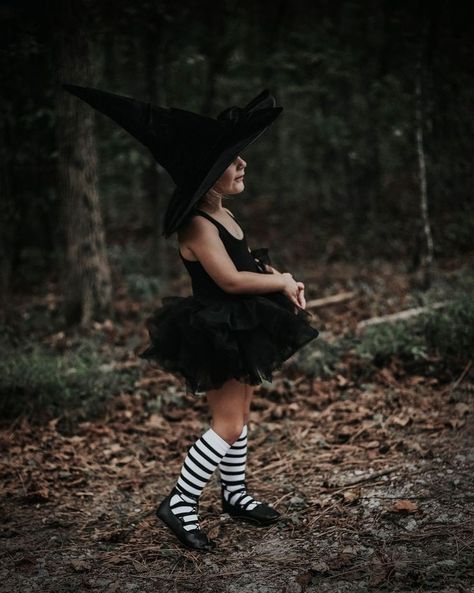 Witch Halloween Costume Ideas, Toddler Witch Costumes, Baby Witch Costume, Wicked Witch Costume, Witch Costume Diy, Diy Witch, Diy Costumes Women, Witch Costumes, Halloween Photography