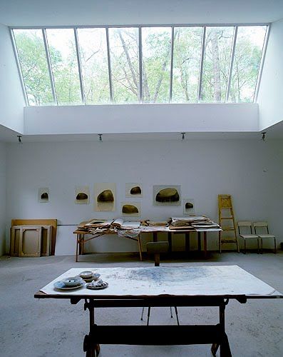 Beautiful and Uniquely Designed Art Studios Workspace Studio, Create Room, Artists Studios, Art Studio Design, Building House, Artistic Space, Industrial Living, Attic Spaces, Dream Studio