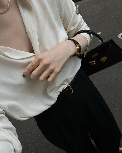 Carina Nicklas, Parisian Lifestyle, Silk Blouse, The Row, Tory Burch, Normcore, Spring Summer, Wardrobe, Pants