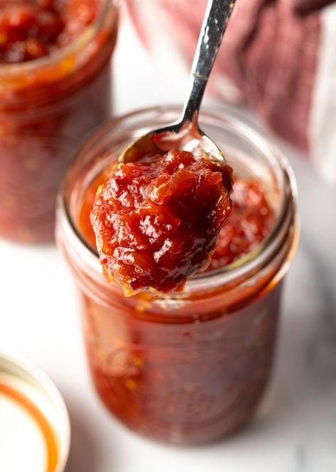 Tomato Jam Recipe, Savory Jam, Slow Cooker Apple Butter, Apple Butter Recipe, Homemade Apple Butter, Slow Cooker Apples, Freezer Jam, Tomato Jam, Homemade Condiments