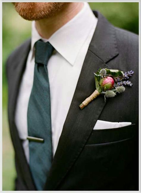 Corsage on man Charcoal Suit, Groom Wedding Attire, Low Cost Wedding, Mother Wedding, Suits Men, Grey Suit, Wedding Groomsmen, Bridal Parties, Groomsmen Suits