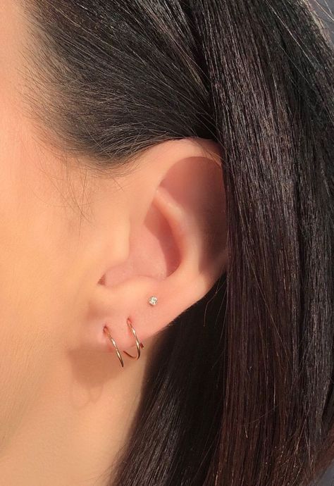 3 Lobe Piercings Ideas Minimalist, 2nd Earlobe Piercing, 1st And 2nd Ear Piercings, Earlobe Piercings Ideas, Multi Ear Piercings, 2nd Lobe Piercing, 2nd Ear Piercing, Ear Cuffs Silver, Earrings Double Piercing