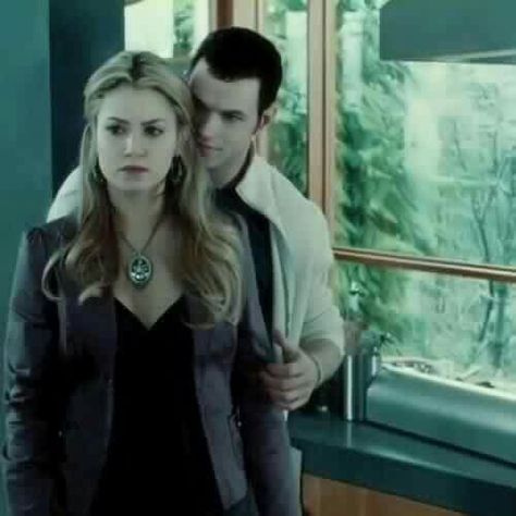 Emmet Cullen, Twilight Rosalie, Lovers Entwined, Rosalie Twilight, Rosalie Cullen, Emmett Cullen, Icon People, Twilight Pics, Vampire Twilight