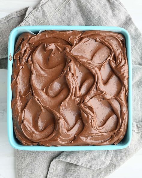 Brown Butter Chocolate Buttercream Brown Butter Frosting Recipe, Basic Chocolate Cake, Milk Chocolate Cake, Chocolate Buttercream Recipe, Smooth Buttercream, Milk Chocolate Frosting, Brown Butter Frosting, Swirl Cake, Butter Milk