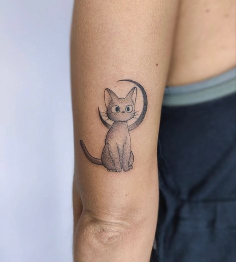 Tattoo by @hengsenburg_tattoo on Instagram, who is based in Paris, France. Arrietty Tattoo Ideas, Arrietty Tattoo Studio Ghibli, Gigi Tattoo Studio Ghibli, Jiji Tattoo, Studio Ghibli Back Tattoo, Studio Ghibli Tattoo Sleeve Arm, Studio Ghibli Cat Tattoo, Ghibli Tattoos, Studio Ghibli Tattoo