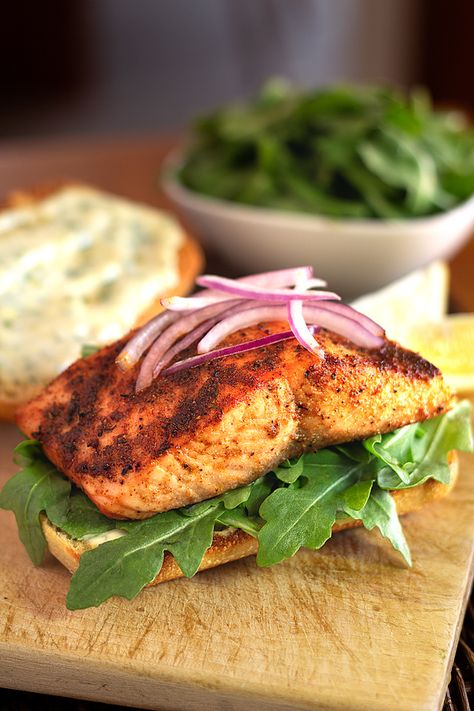 Salmon Sandwich Recipes, Sauteed Salmon, Spicy Sandwich, Salmon Lox, Stomach Rumbling, Cajun Salmon, Salmon Sandwich, Lemon Aioli, Broiled Salmon