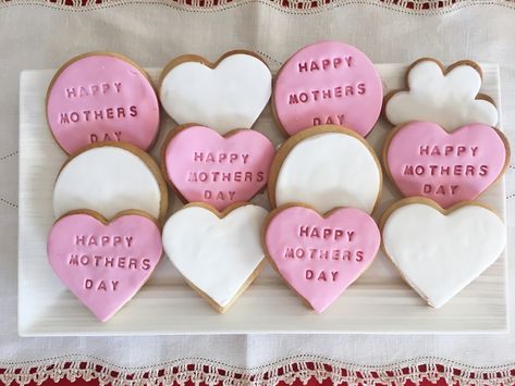 Mother's day fondant cookies, home baked with love Mothers Day Biscuits, Mother’s Day Baking, Mothers Day Baking Ideas, Elegant Decorated Cookies, Mothers Day Sweets, Mothers Day Baking, Mothers Day Cupcakes Ideas, Mothers Day Desserts, Flower Sugar Cookies