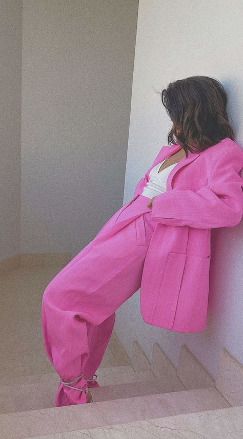 Pink Trousers Outfit, Pink Heels Outfit, Movie Premiere Outfit, Grad Outfits, Pink Trousers, Pink Blazer, Modest Fashion Outfits, Pink Outfits, Cute Summer Outfits