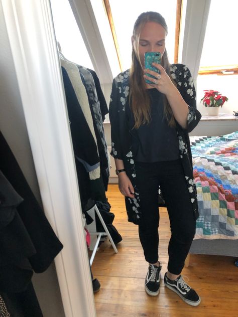 Sneakers and flowers #vans #kimono Spring Outfit, Mirror Selfie, Sneakers, Flowers