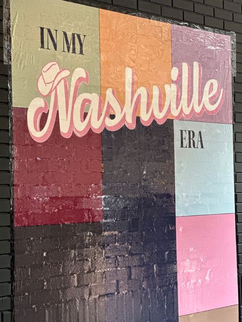 Nashville Esthetics, Welcome To Nashville Sign, Taylor Swift Museum Nashville, Belmont University Nashville, Nashville Backgrounds, Nashville Vision Board, Taylor Swift Sign Ideas, Nashville Bar Aesthetic, Nashville Vibes Aesthetic