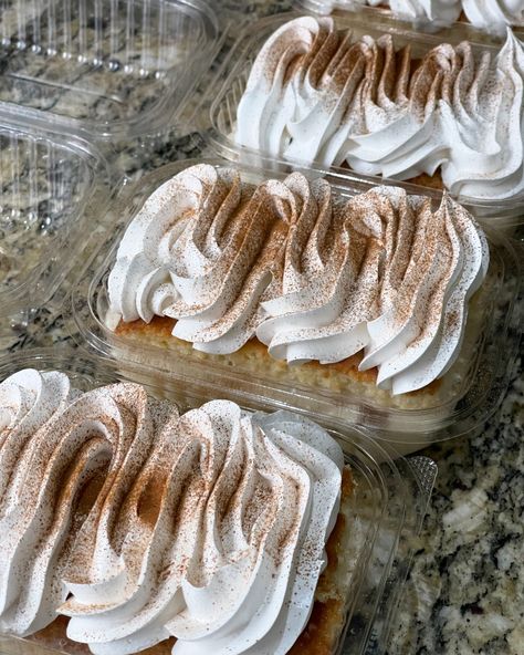 Tres leches disponibles 🩷 #pzo Tres Leches Cake Mini, Tres Leches Birthday Cake Decoration, Individual Tres Leches Cake, Tres Leches Cake Decoration, Mini Tres Leches Cake, 3 Leches Cake, Sweets Business, Pastel Tres Leches, Dessert Business