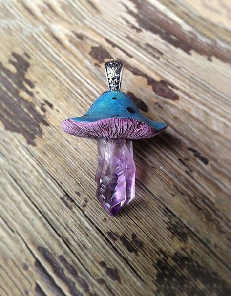 Purple Polymer Clay, Fimo Kawaii, Polymer Clay Kunst, Polymer Clay Mushroom, Wood Jewelry Diy, Diy Polymer Clay, Clay Mushroom, Mushroom Pendant, Mushroom Art