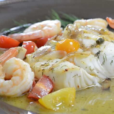 Sauted Halibut In Lemon Butter Wine Sauce Recipe | Gourmet Food Store - Click to enlarge Lemon Butter Wine Sauce, Halibut Baked, Butter Wine Sauce, Seafood Ideas, Halibut Recipe, Dinner Seafood, Halibut Recipes, Cooking Fish, Wine Flavors