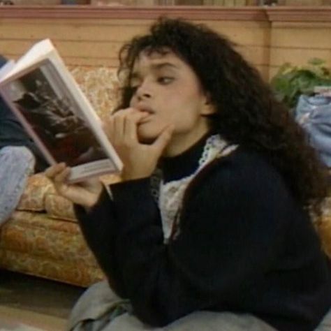 Lisa Bonet, Interview With The Vampire, Woman Reading, Girl Reading, Hermione Granger, Black People, Book Aesthetic, Book Club, A Book