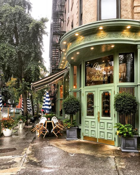 Backyard Cafe, Rainy Day Photos, Coffee Shop Concept, Cafe Exterior, City Inspiration, Restaurant Exterior, Concept Ideas, Cute Cafe, French Cafe