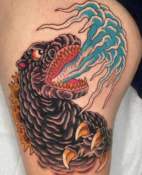 King Ghidorah Tattoo, Godzilla Tattoo Ideas, Gojira Tattoo, Godzilla Reference, American Traditional Moth Tattoo, Horror Flash Tattoo, Mech Tattoo, Akira Tattoo, Chimera Tattoo