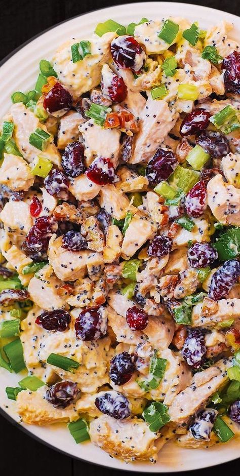 Cranberry Pecan Chicken Salad with Poppy Seed Dressing is an easy recipe that a whole family would love! It’s a great side dish or light dinner. This salad makes a wonderful meal for the holiday menu, especially Thanksgiving or Christmas. Cranberry Pecan Chicken Salad with Poppy Seed Dressing is one of the best chicken salads...Read More Cranberry Pecan Chicken Salad, Salade Healthy, Christmas Cranberry, Pecan Chicken Salads, Salad Kale, Pecan Chicken, Resep Salad, Poppy Seed Dressing, Salad Pasta