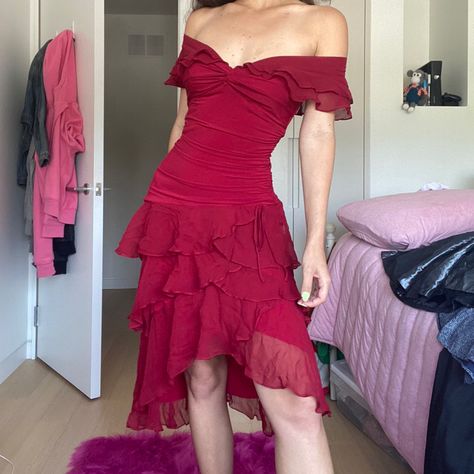 Red Flowy Dress Short, Vintage Ruffle Dress, Romantic Red Dress, Y2k Red Dress, 2000s Homecoming Dress, 2000s Fashion Dresses, Red Aesthetic Dress, Red Clothes Aesthetic, 90s Dress Outfit