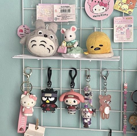 Real References, Wall Grid, Keychain Display, Ideal House, Desk Inspo, Cozy Room Decor, Room Design Bedroom, Desk Shelves, Cute Room Decor