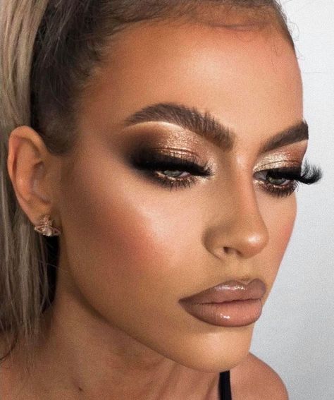 timeless makeup looks to look on point on every occasion Fest Smink, Competition Makeup, Bronze Makeup Look, Vegas Makeup, Bronze Smokey Eye, Makeup 2023, Golden Makeup, Bronze Eye Makeup, Ball Makeup