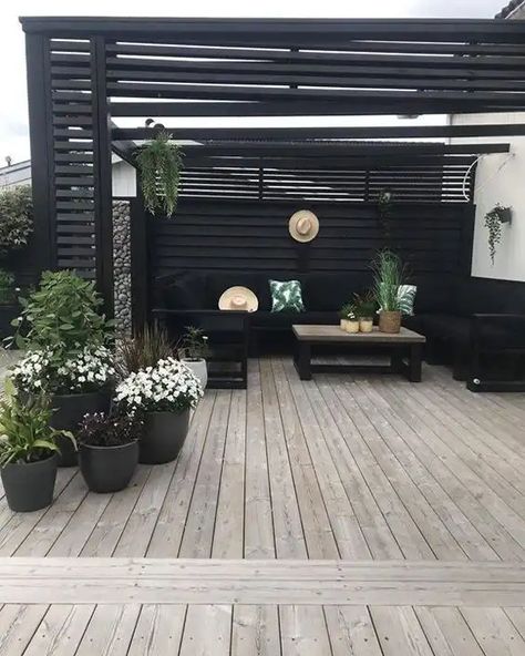 35+ Gorgeous DIY Garden Decking Ideas You'll Love - HubPages Terrasse Med Tak, Rustic Deck, Contemporary Deck, Relaxing Decor, Modern Outdoor Kitchen, Outdoor Space Design, Minimalist Garden, Modern Pergola, Deck With Pergola