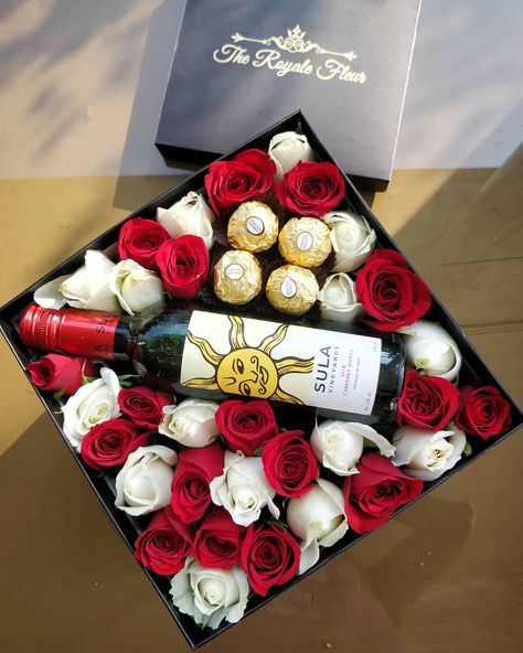 The Royale Fleur’s Instagram photo: “Roses & Wine makes everything fine🍾 . . #rosebox #roseboxes #luxuryrosebox #luxurygiftbox #luxurygift #giftbox #gifts #flowerbox…” Box With Flowers, Beauty Event, Luxury Gift Box, Wine Making, Flower Boxes, In A Box, A Box, Flower Arrangements, Party Favors