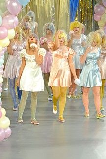 Meadham Kirchhoff, Riot Grrrl, Prom Queens, Iconic Women, Pink Outfits, Runway Models, Fashion Week Spring, London Fashion Week, 90s Fashion