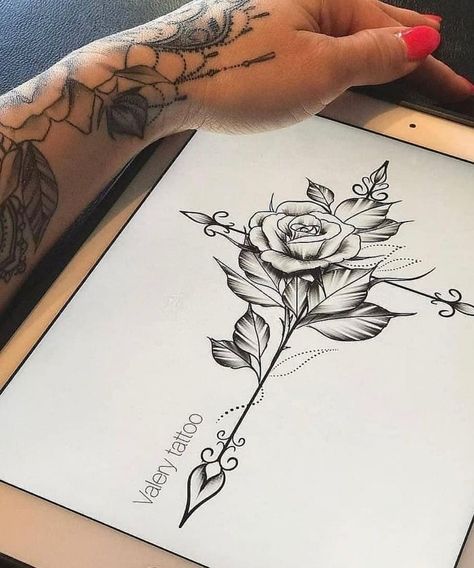 Tato Ikan Koi, Rose Tattoo Thigh, G Tattoo, Ikan Koi, Inspiration Tattoos, Geniale Tattoos, Rosen Tattoo, Dope Tattoos For Women, Spine Tattoos