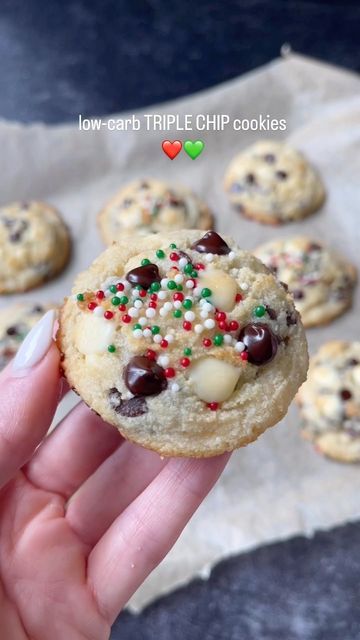 Sarah | Keto Recipes & Fit Food on Instagram: "LOW-SUGAR TRIPLE CHIP COOKIES! 🍪 Christmas may have passed…but these cookies make every day feel like it’s Christmas 😉🎄 a delicious classic cookie base filled with @lilys_sweets peppermint white chocolate, dark chocolate, and milk chocolate chips to keep them low in sugar but still full of melty chocolatey goodness. I love swapping in Lily’s chocolate chips to make all my favorite holiday dessert recipes lower in sugar! #ad ⠀⠀⠀⠀⠀⠀⠀⠀⠀ Makes 19 coo Keto White Chocolate Chip Recipes, Lily's Peppermint Chips Recipes, Lily's White Chocolate Chips Keto Recipes, Lillys Chocolate Keto Recipes, Double Chocolate Chip Peppermint Cookies, Lilys Chocolate Keto Recipes, Favorite Holiday Desserts, Peppermint White, Holiday Dessert Recipes