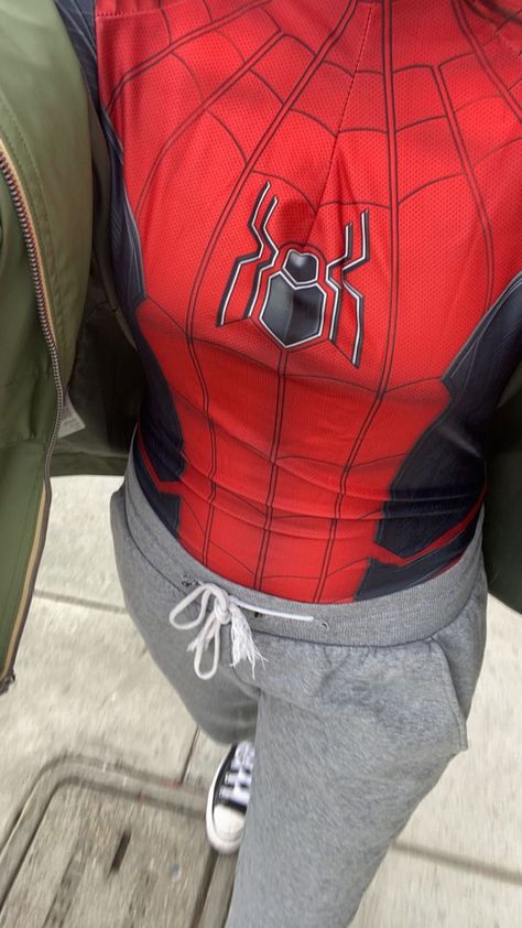 Spider-man Suit With Sweatpants, Spiderman Jacket, Peter B Parker, Spiderman Suit, Spiderman Stuff, Spiderman Outfit, Spiderman Suits, Spiderman Cosplay, Low Waisted Jeans