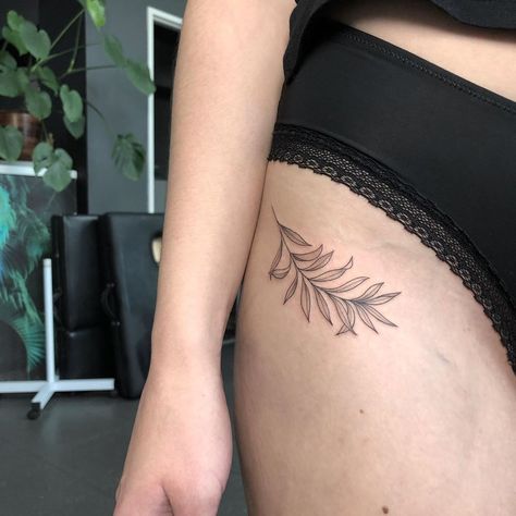 Palm Leaves Tattoo, Palm Leaf Tattoo, Cute Little Tattoos, Botanical Tattoo, Knee Tattoo, Hip Tattoo, Little Tattoos, Tattoo Inspo, Palm Leaf