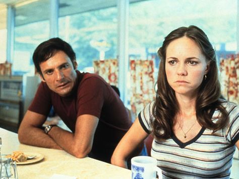 Ron Leibman and Sally Field in "Norma Rae" (1979) Sally Field - Best Actress Oscar 1979 Norma Rae, 2023 Movies, Lee Jordan, Best Actress Oscar, Sally Field, Smokey And The Bandit, Steel Magnolias, Forrest Gump, Love Movie