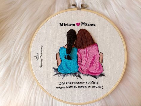 Friend Embroidery Gift Ideas, Best Friends Embroidery, Friendship Embroidery, Hair Embroidery, Embroidery Items, Embroidery Hoop Art Diy, Clothes Embroidery Diy, Friends Illustration, Embroidery Wall Art