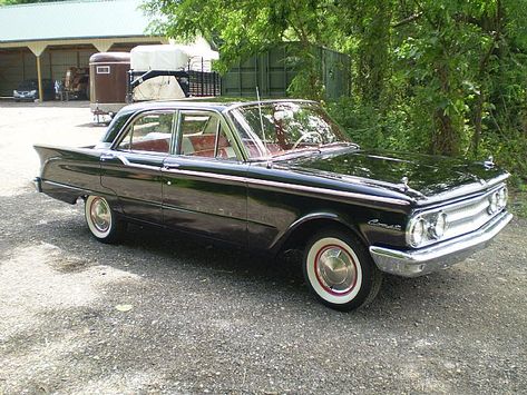 A red and white 1960 Mercury Comet Coupe. Description from pinterest.com. I searched for this on bing.com/images 1960 Mercury, College Course, Mercury Comet, Edsel Ford, Mercury Cars, Lotus Car, Ford Torino, Online College, Sweet Cars