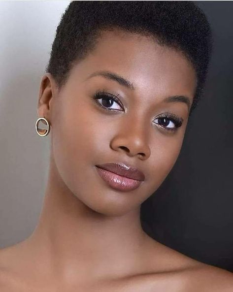 Natural is gorgeous Short Natural Haircuts, Short Shaved Hairstyles, Tapered Natural Hair, Natural Hair Cuts, Natural Hair Short Cuts, Short Sassy Hair, Pelo Afro, Dark Skin Beauty, Sassy Hair