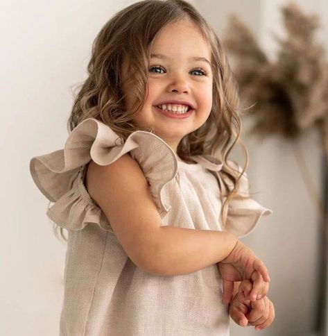 Cute Girl Toddler, Kid Aesthetic Girl, Blonde Baby Girl, Toddler Curly Hair, Blonde Kids, Mommy Baby, Cute Baby Photos, Stylish Kids, Girl Mom