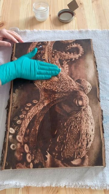 Wood Burning Techniques, Ocean Artwork, Wood Artwork, Pyrography Art, Octopus Art, Wood Wax, Carving Art, Wood Artist, Wood Burning Art