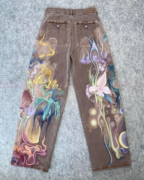 ✦ The "Sombolic World" Pant from Deliria via @deliriaisdead Pants Design Painting, Painting On Trousers, Posca Clothes, Painted Pants Design, Costumized Clothes, Painted Cargo Pants, Paint On Pants, Painting On Pants, Custom Clothes Diy