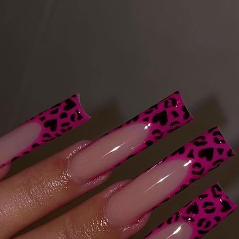 𝙳𝙰𝚁𝙸𝙰𝙽𝙰 ♡ 𝙱𝙰𝚈 𝙰𝚁𝙴𝙰 𝙽𝙰𝙸𝙻 𝚃𝙴𝙲𝙷 on Instagram: "This combo > 🐆💖🎀" Long Duck Nails, Cheetah Print Nails, Cheetah Nails, Acrylic Nail Set, Duck Nails, Hard Nails, Leopard Print Nails, Nail Time, Leopard Nails