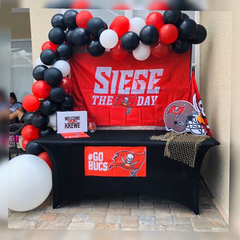 Tampa Bay Buccaneers birthday party setup - Inspired Events Tampa Bay Buccaneers Birthday Party, Buccaneers Birthday Party, Fall Birthday Ideas, Nfl Buccaneers, Picnic Event, Photoshoot Party, Theme Nights, Birthday Party Venues, Dads Birthday