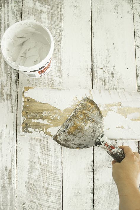 Paint That Looks Like Plaster, Plaster On Furniture, Weathered Paint Technique, Chippy Paint Technique, Teen Room Ideas, Diy Furniture Painting, Chippy Painted Furniture, Furniture Painting Tutorial, Plaster Painting