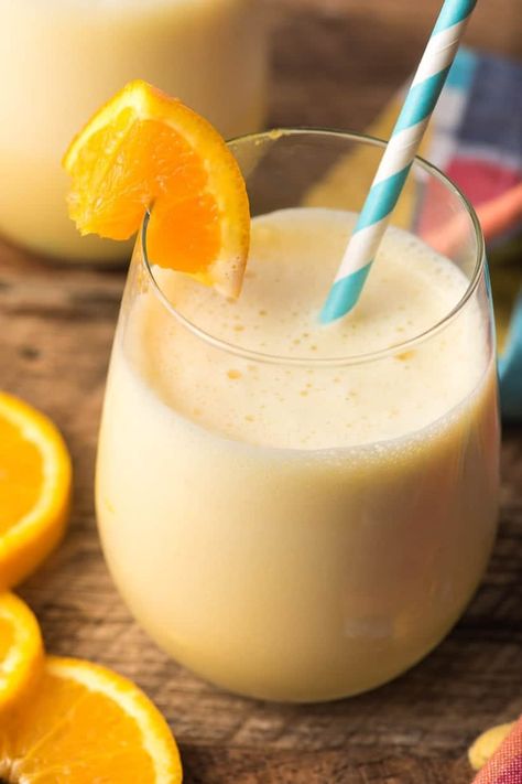 Orange Julius Copycat Recipe, Orange Julius Smoothie, Orange Julius Recipe, Creamsicle Smoothie, Breakfast Pie, How To Make Orange, Orange Julius, Orange Smoothie, Drink Recipes Nonalcoholic