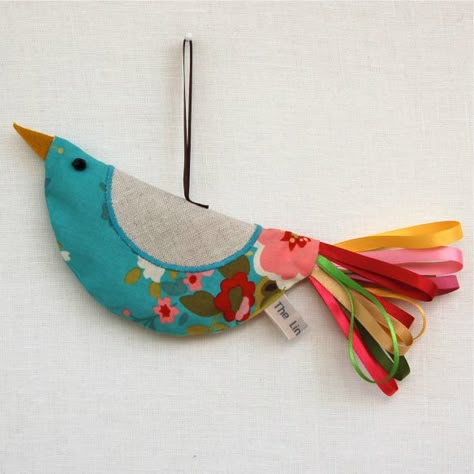 Clothes Decoration, Bird Crafts, Lavender Bags, Felt Birds, Bird Ornaments, Fabric Birds, Little Birds, Fabric Projects, Felt Ornaments