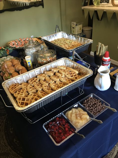 Grad Party waffle bar Make Your Own Waffle Station, Waffle Night Party, Waffle And Ice Cream Bar, Breakfast Bar For Party, Waffle Appreciation Breakfast, Chicken And Waffles Birthday Party, Waffle Bar Graduation Party, Waffle Making Station, Build Your Own Breakfast Sandwich Bar