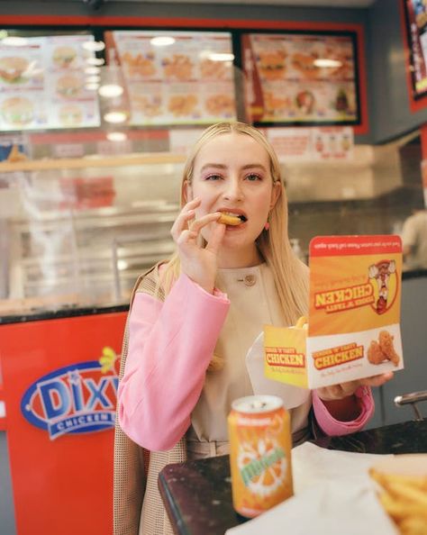 Chicken Shop Date, Amelia Dimoldenberg, Chicken Shop, Issa Rae, American Rappers, Cooking Show, Gen Z, Finding Love, Popular Videos