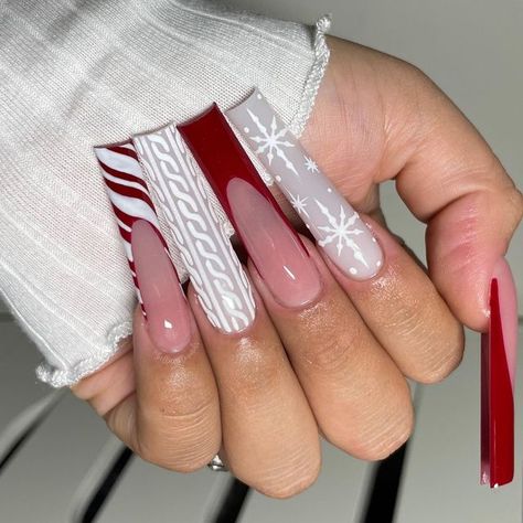 Christmas Nails Acrylics Simple, Christmas Theme Acrylic Nails, Xmas Nails Acrylic, Baddie Christmas Nails, Nail Goals, Long Square Nails, Red Acrylic Nails, Long Acrylic Nail Designs, Winter Nails Acrylic