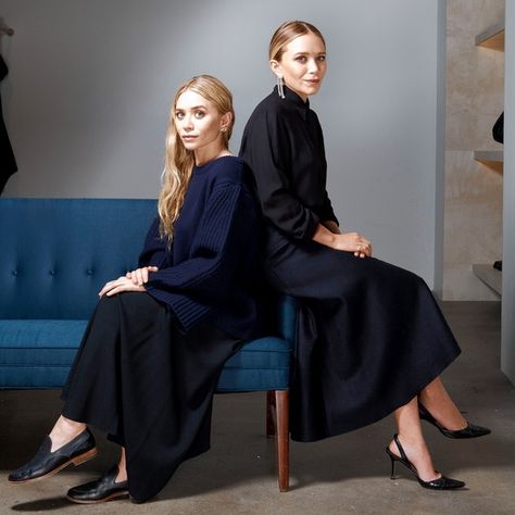 Modeconnect.com Fashion News – May 15 2014 – Row Founders Mary-Kate & Ashley Olsen Talk About High Prices & Their Older Target Customer in @ WSJeurope “The Surprise Luxury Label” Couple Girls, Olsen Fashion, Olsen Twins Style, Inspiration Photoshoot, Olsen Sister, Headshots Women, Sisters Photoshoot, Mary Kate Ashley, Business Photoshoot