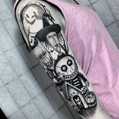 Angelo Parente on Instagram: “Lock, Shock, and Barrel 🎃 Thank you! . . . . . #artesobscurae #btattooing #inkedmag #darkartists #nightmarebeforechristmas #halloweentattoo…” Tattoo Nightmares, Jack Skellington Tattoo, Halloween Tattoos Sleeve, Tim Burton Tattoo, Lock Shock And Barrel, Nightmare Before Christmas Tattoo, Full Sleeve Tattoo Design, Christmas Tattoo, Wicked Tattoos