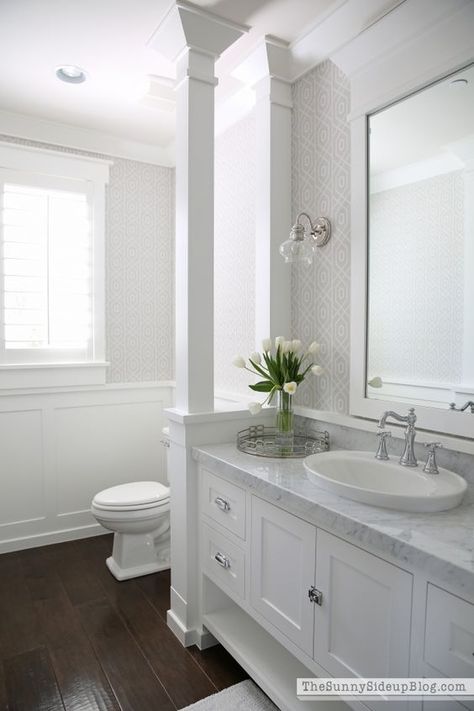 Half wall between toilet and vanity Timeless Bathroom, Bad Inspiration, Powder Room Design, Master Bath Remodel, Girls Bathroom, Upstairs Bathrooms, Bathroom Redo, Bathroom Renos, House Bathroom