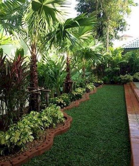 Inexpensive Backyard Ideas, Tropical Backyard Landscaping, Kolam Koi, Florida Landscaping, Small Yards, Tropical Garden Design, Pool Life, Tropical Backyard, نباتات منزلية